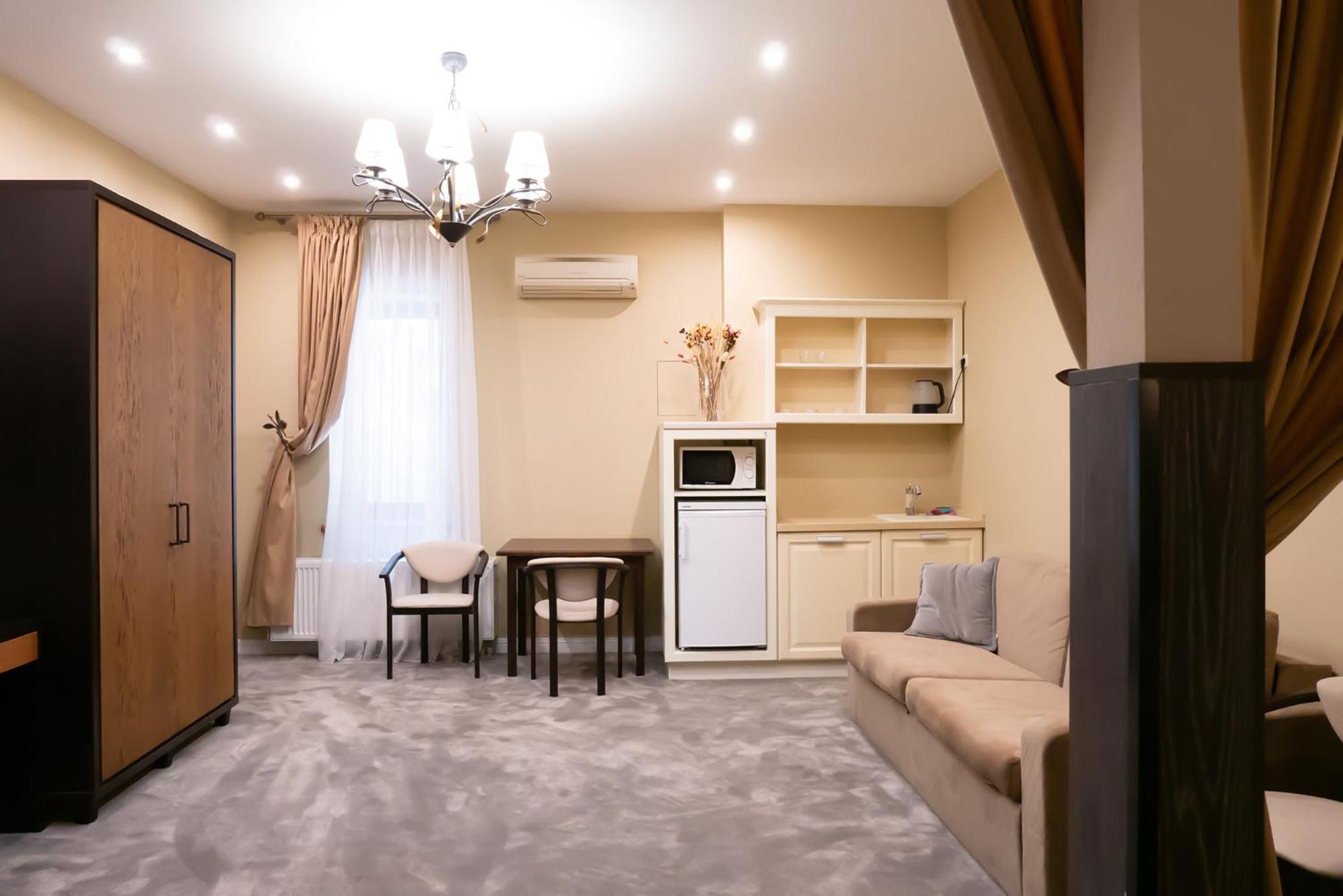Shato Luxe Odesa Exterior photo